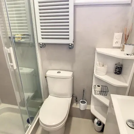 2 Bedroom, 2 Bathrooms Suquet With Sea View 314 Cannes